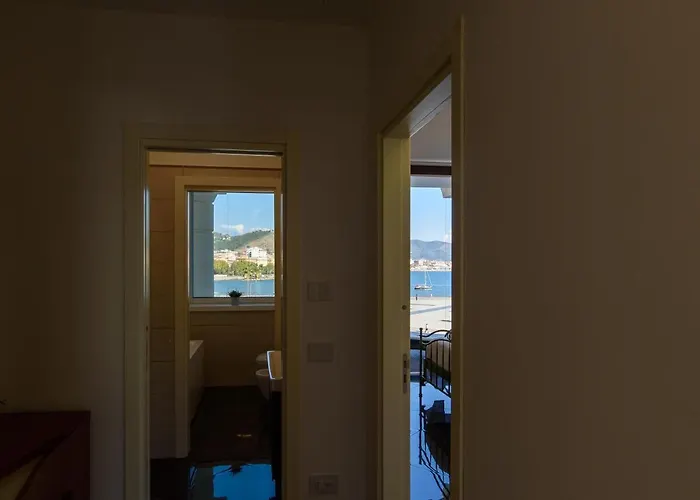 Apartamento Mareluna Crescent - Luxury Seafront Experience