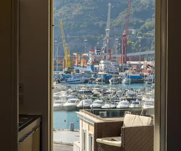 Mareluna Crescent - Luxury Seafront Experience * Salerno