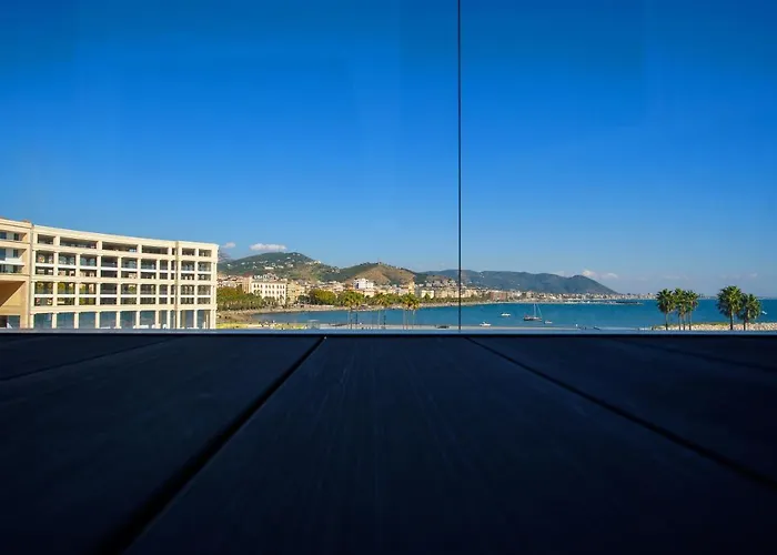 Apartamento Mareluna Crescent - Luxury Seafront Experience Salerno