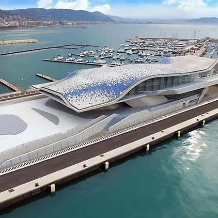 Mareluna Crescent - Luxury Seafront Experience *