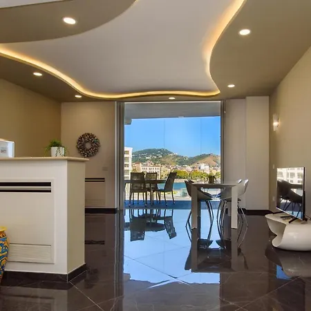 Mareluna Crescent - Luxury Seafront Experience * サレルノ