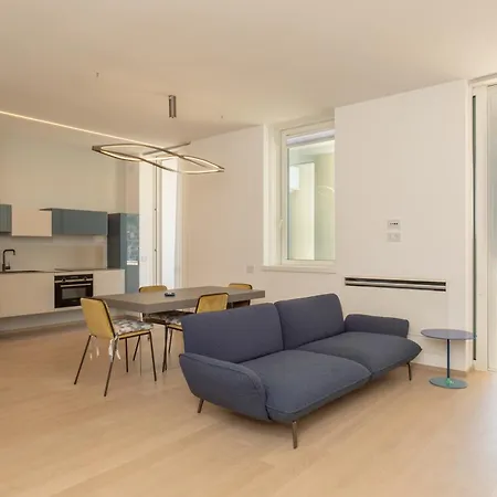 Mareluna Crescent - Luxury Seafront Experience *