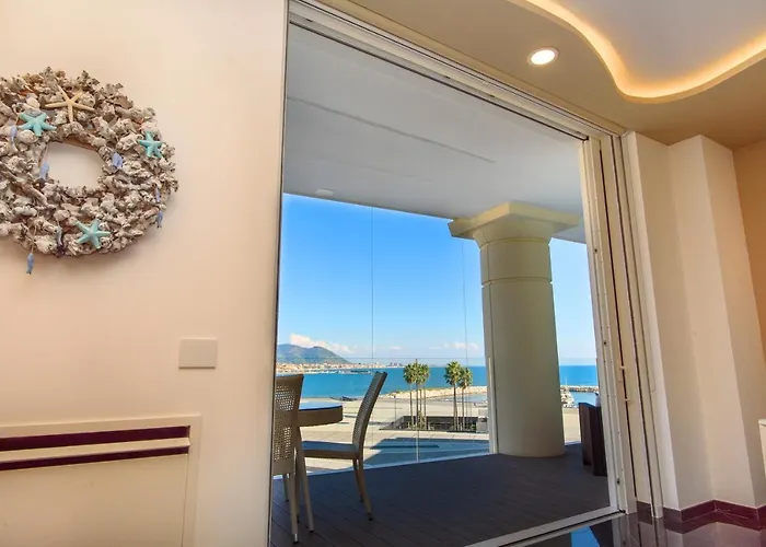 Mareluna Crescent - Luxury Seafront Experience * Salerno