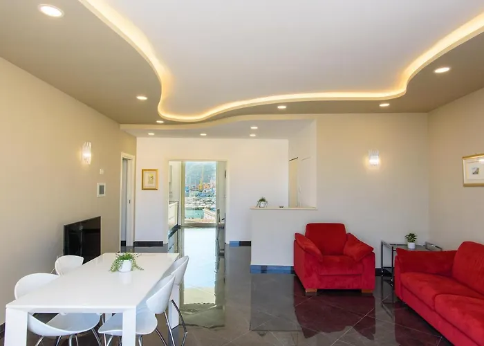 Apartament Mareluna Crescent - Luxury Seafront Experience