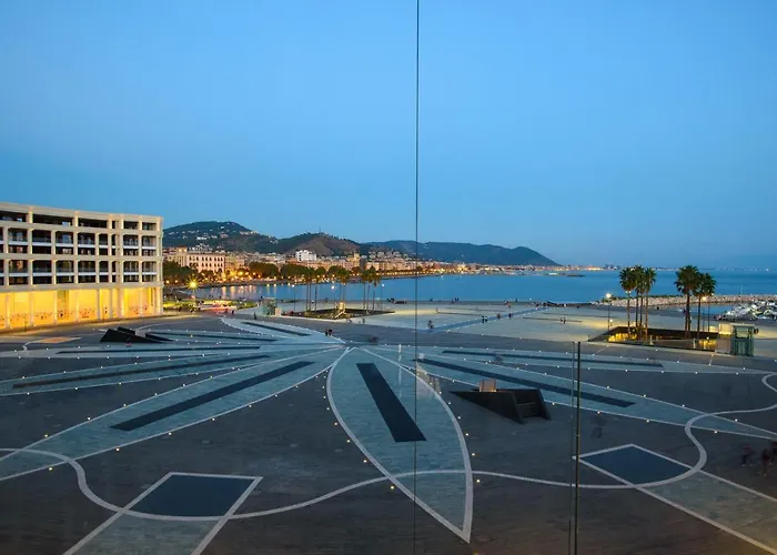 Mareluna Crescent - Luxury Seafront Experience Apartament *