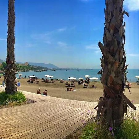 شقة Mareluna Crescent - Luxury Seafront Experience ساليرنو