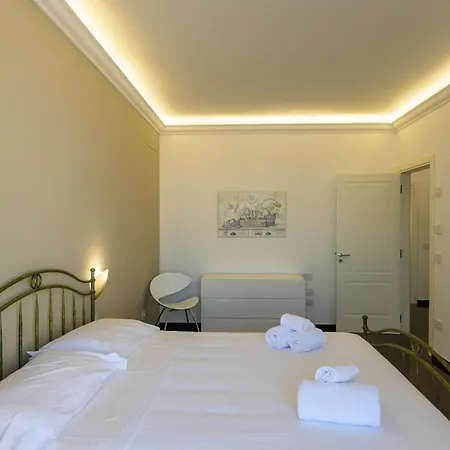 Апартаменты Mareluna Crescent - Luxury Seafront Experience