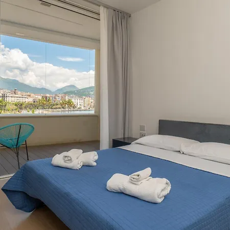 شقة Mareluna Crescent - Luxury Seafront Experience