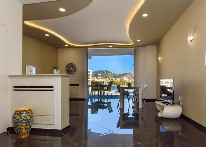 Mareluna Crescent - Luxury Seafront Experience * Salernes