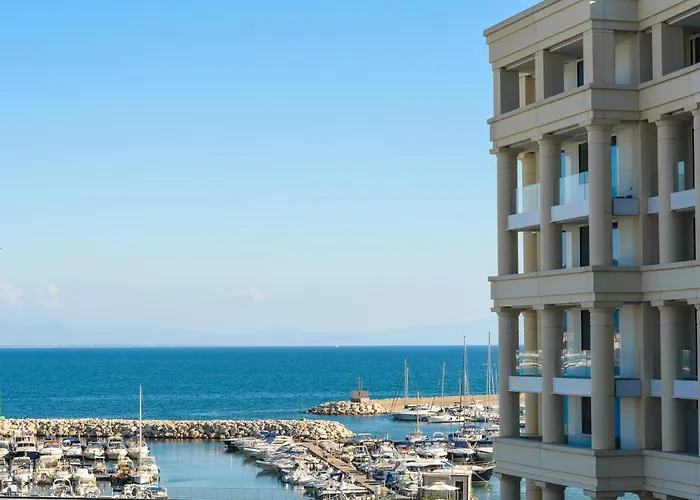 Mareluna Crescent - Luxury Seafront Experience * Σαλέρνο