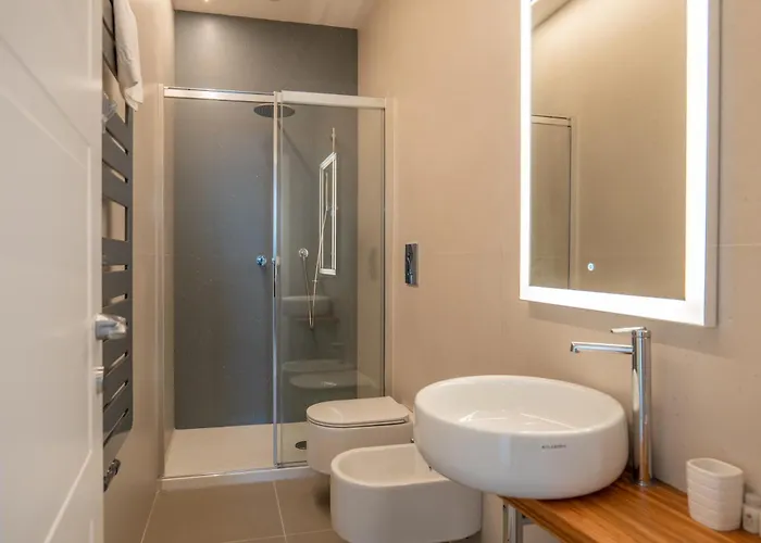 Mareluna Crescent - Luxury Seafront Experience Σαλέρνο