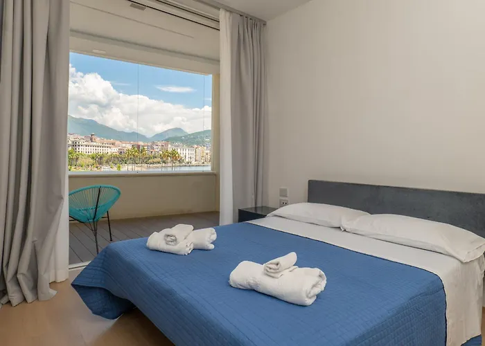 Διαμέρισμα Mareluna Crescent - Luxury Seafront Experience